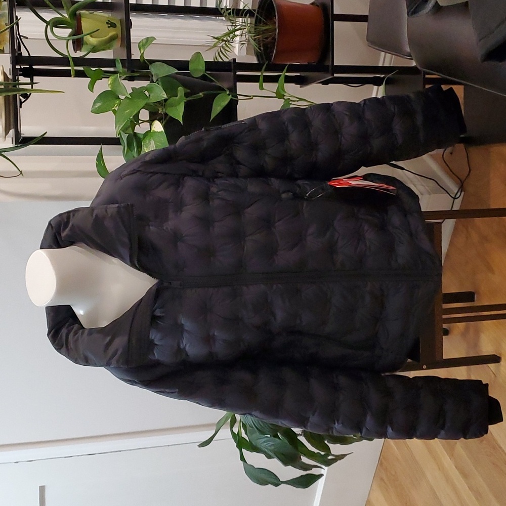 North Face Holladown Women’s black crop jacket Size XL